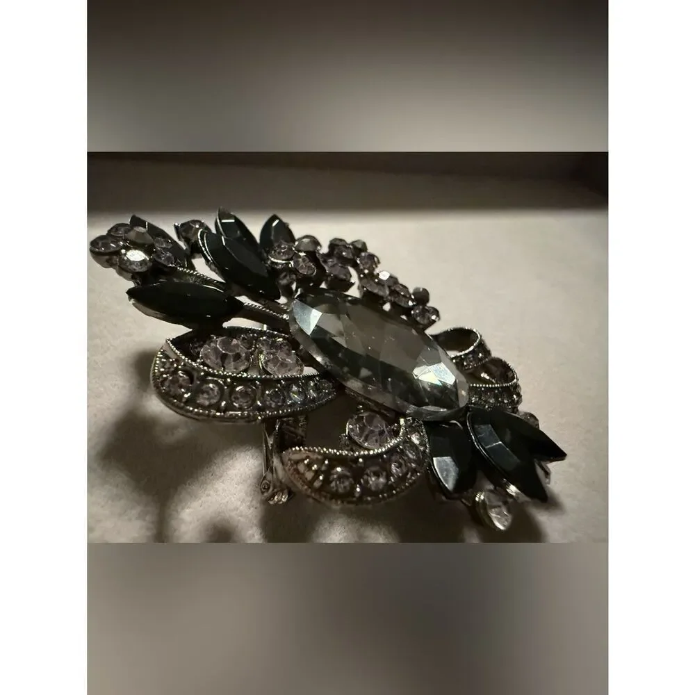 Vintage Women Brooch Black Crystal Rhinestone Floral Statement Pin